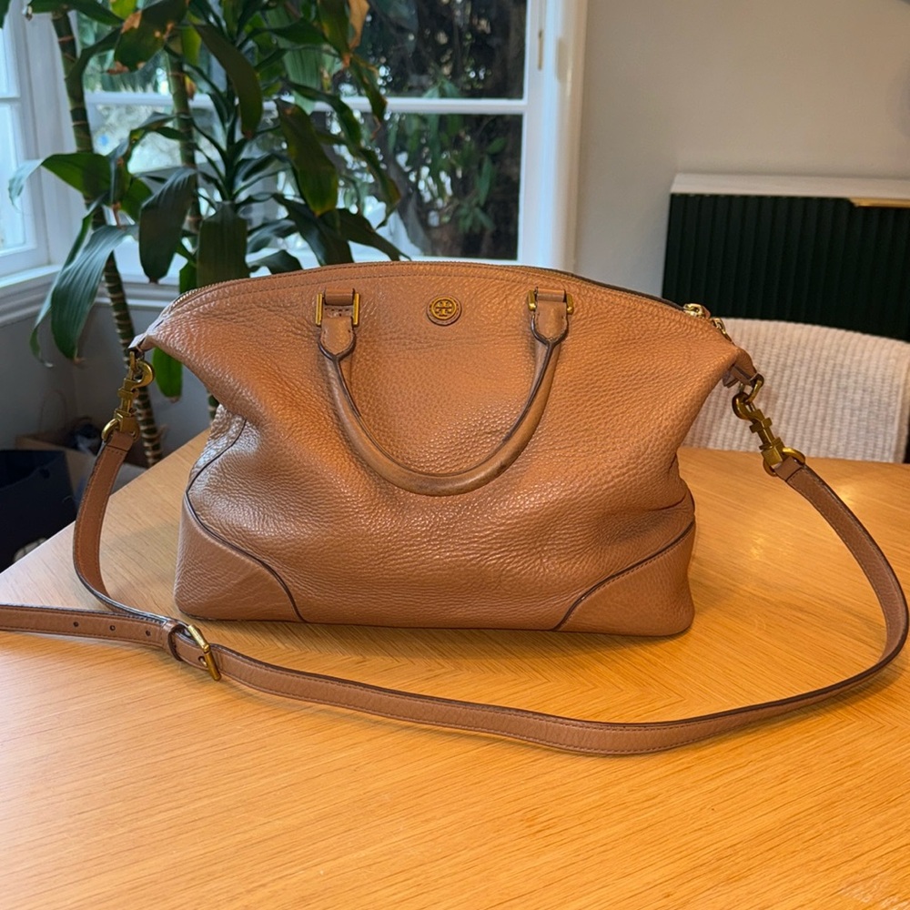Soft leather Tory Burch purse